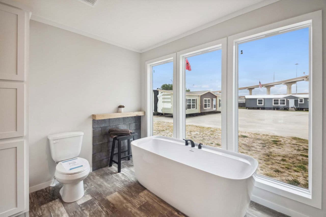 The desire bathroom home features