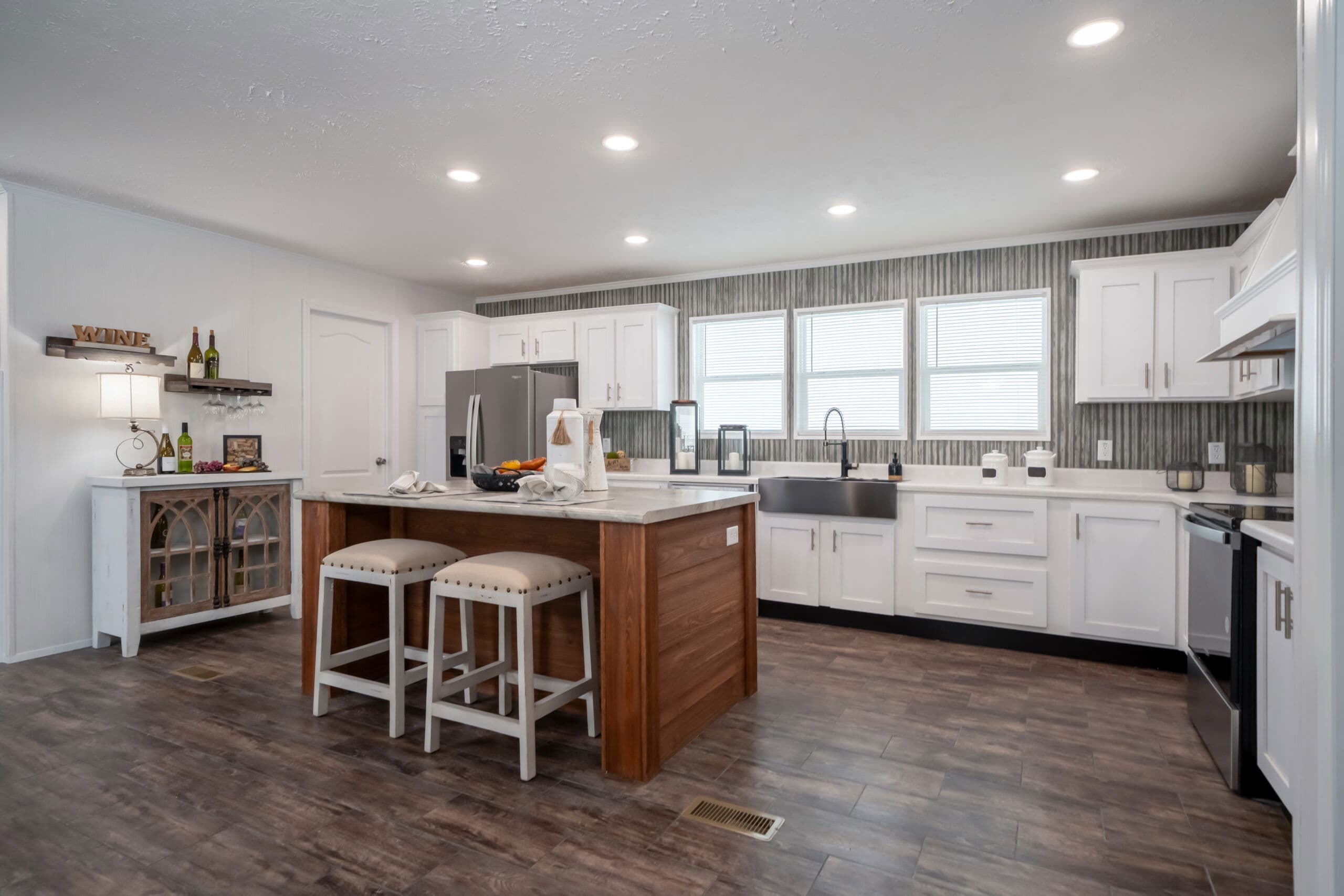 Md-53-32 kitchen home features