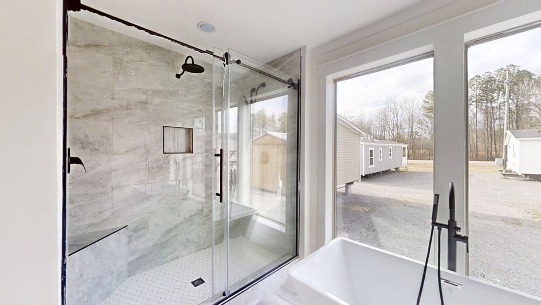 The king david 76 bathroom home features