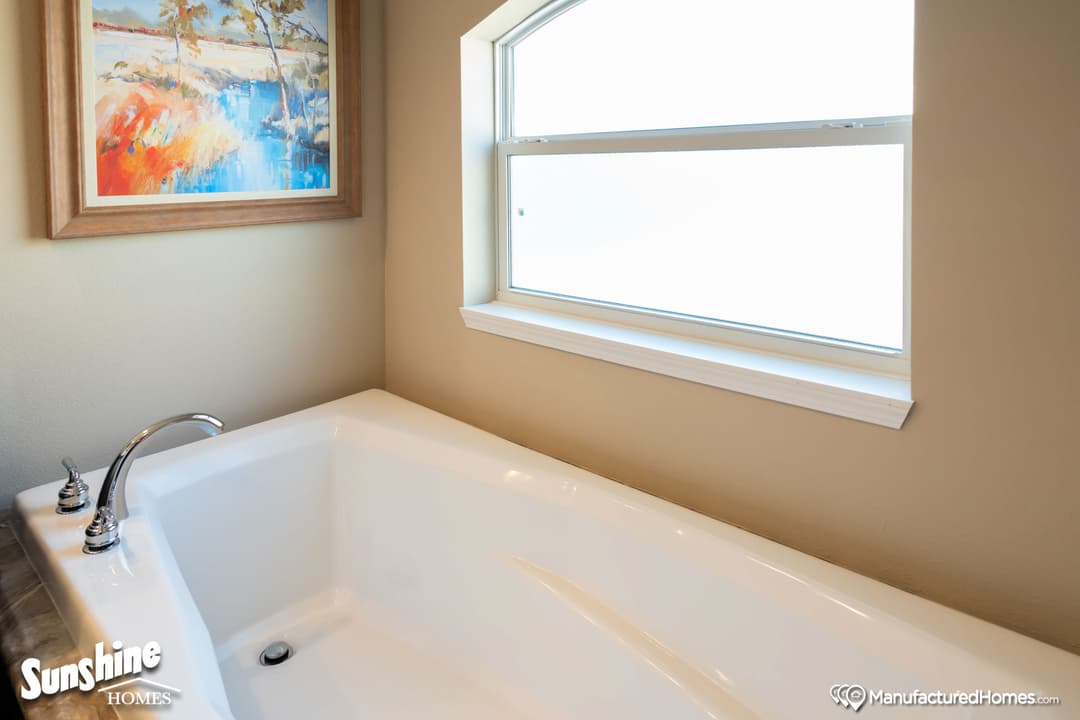 Pri1680-1001 bathroom home features