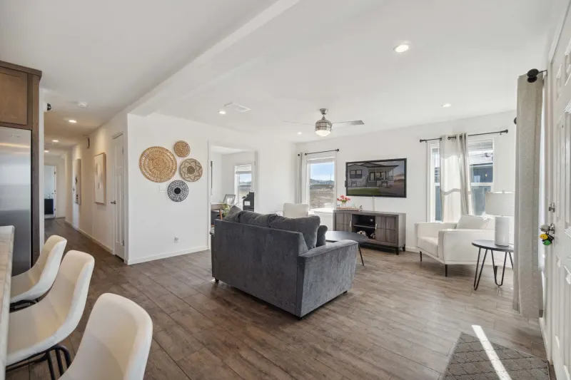 Apollo interior home features