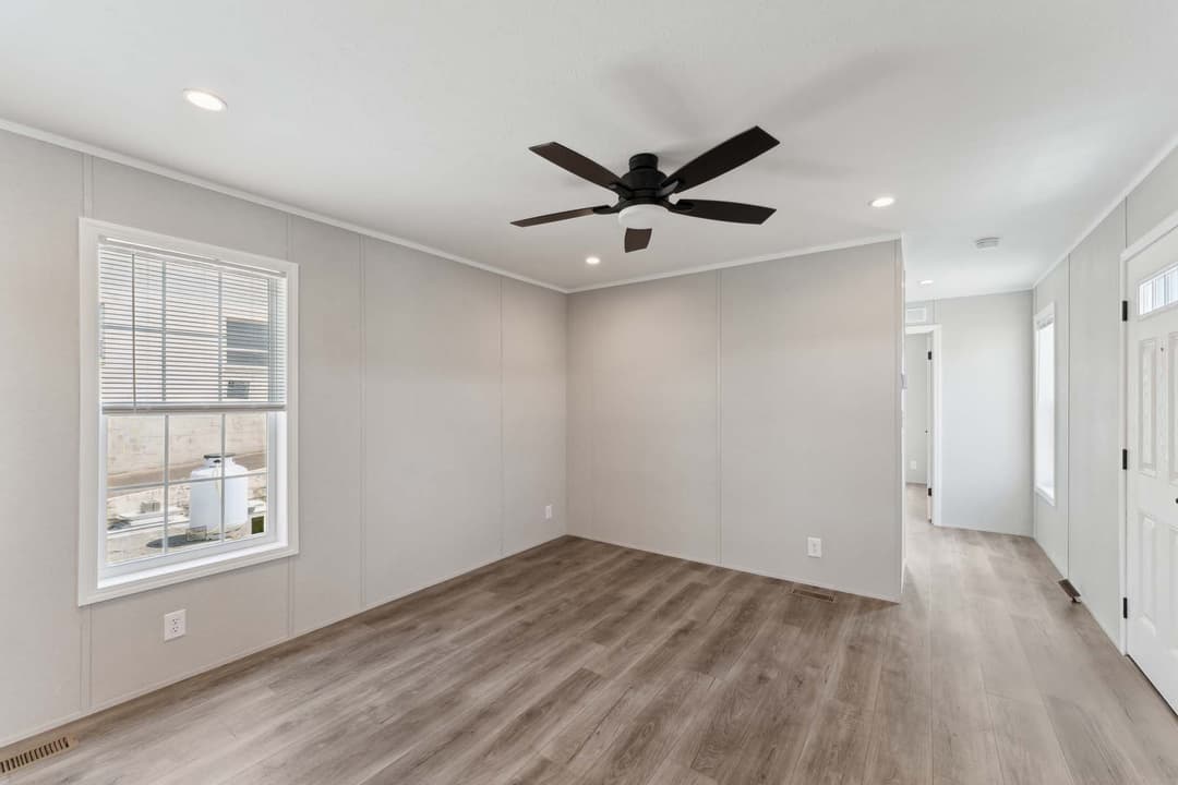 Calm 880 interior home features