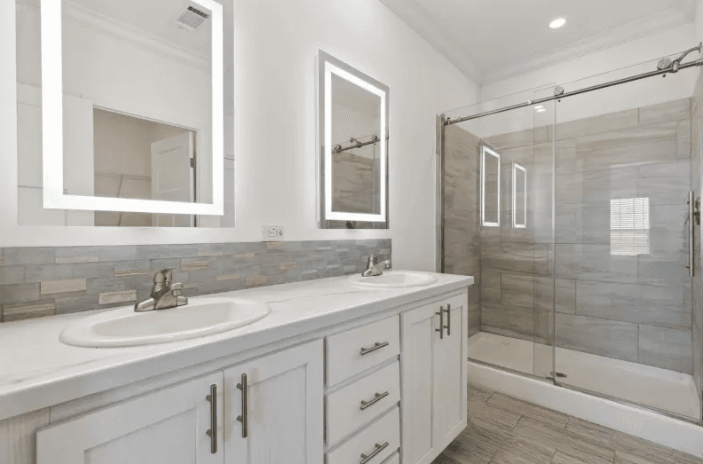 Mullett bathroom home features