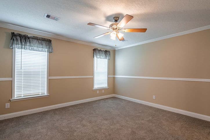 Anderson 32603b bedroom home features