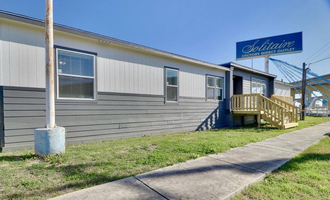 Solitaire 28784a exterior and hero home features