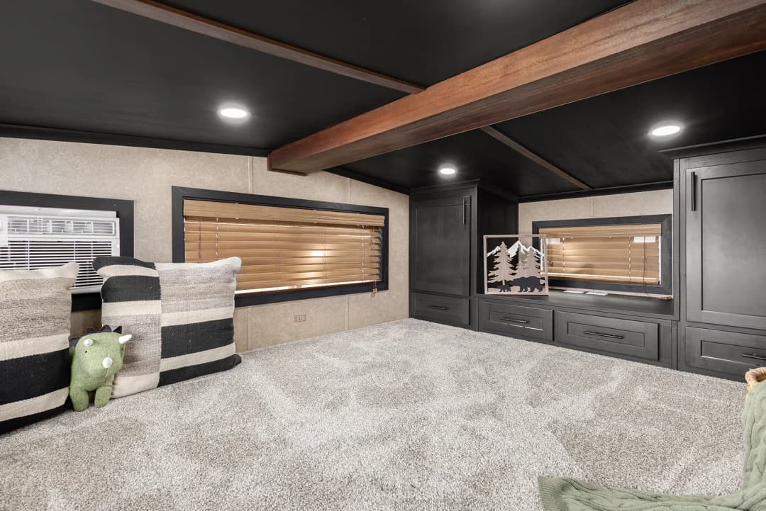 Eldorado 9001 interior home features