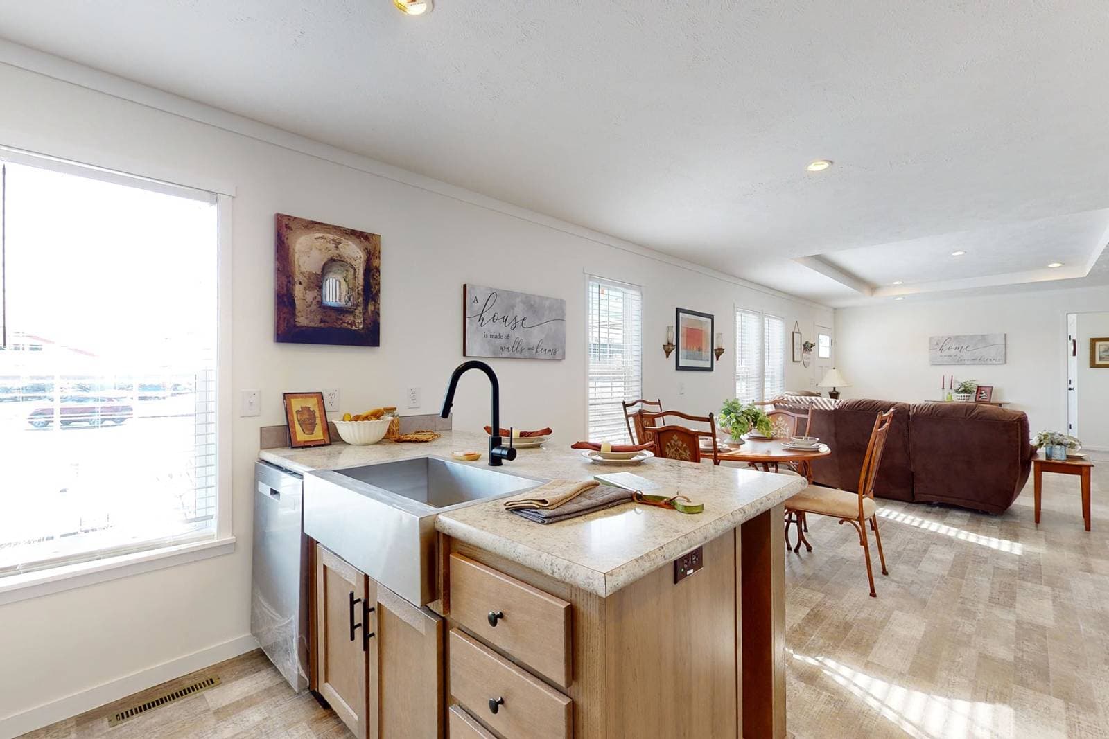 East point - intrigue kitchen home features