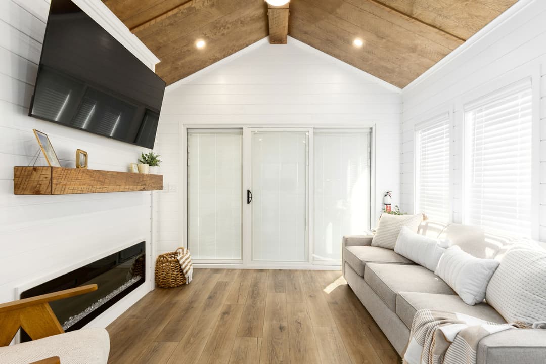 Eldorado 9101 interior home features