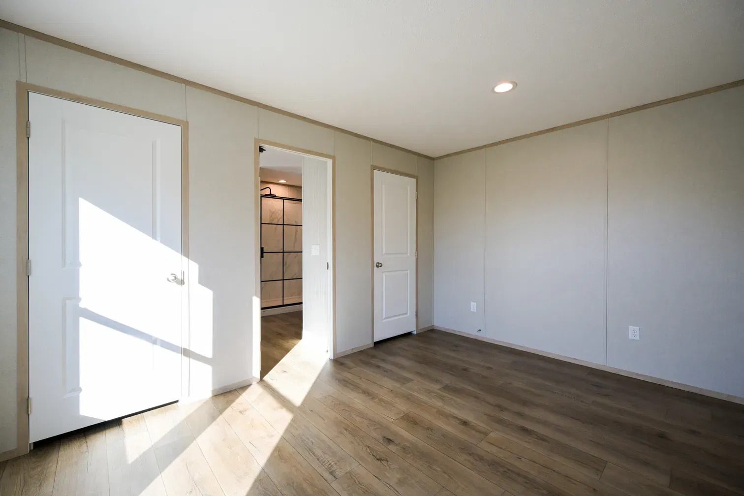 Tiger's eye interior home features