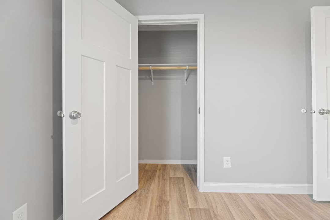 Roanoke duplex interior home features