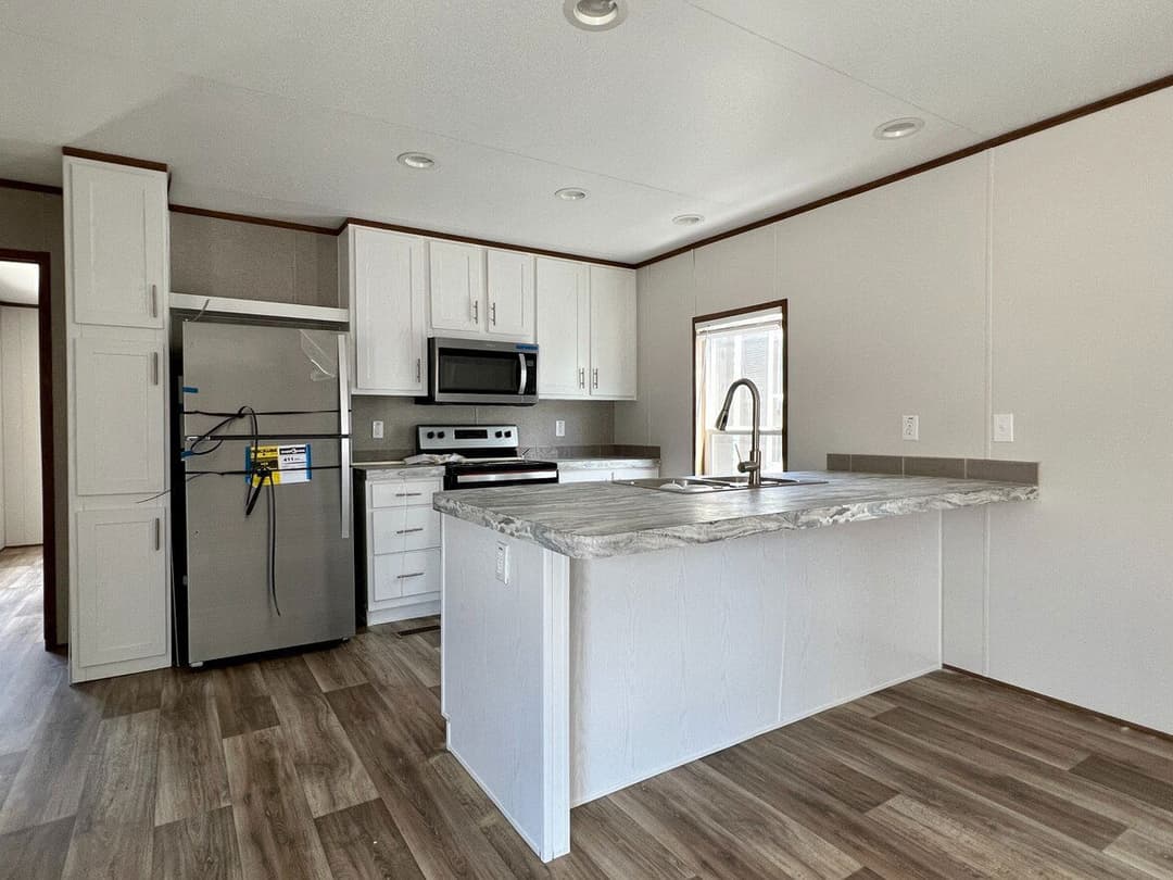 Valuhomes 16763v kitchen home features