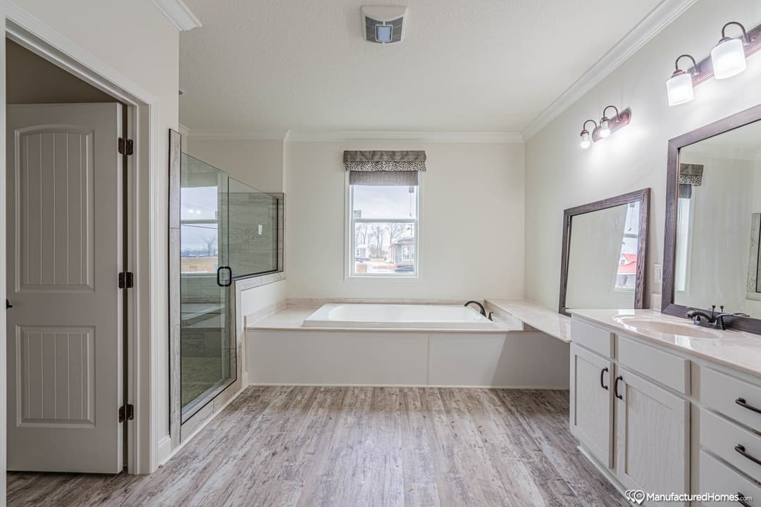 Jasmine i bathroom home features