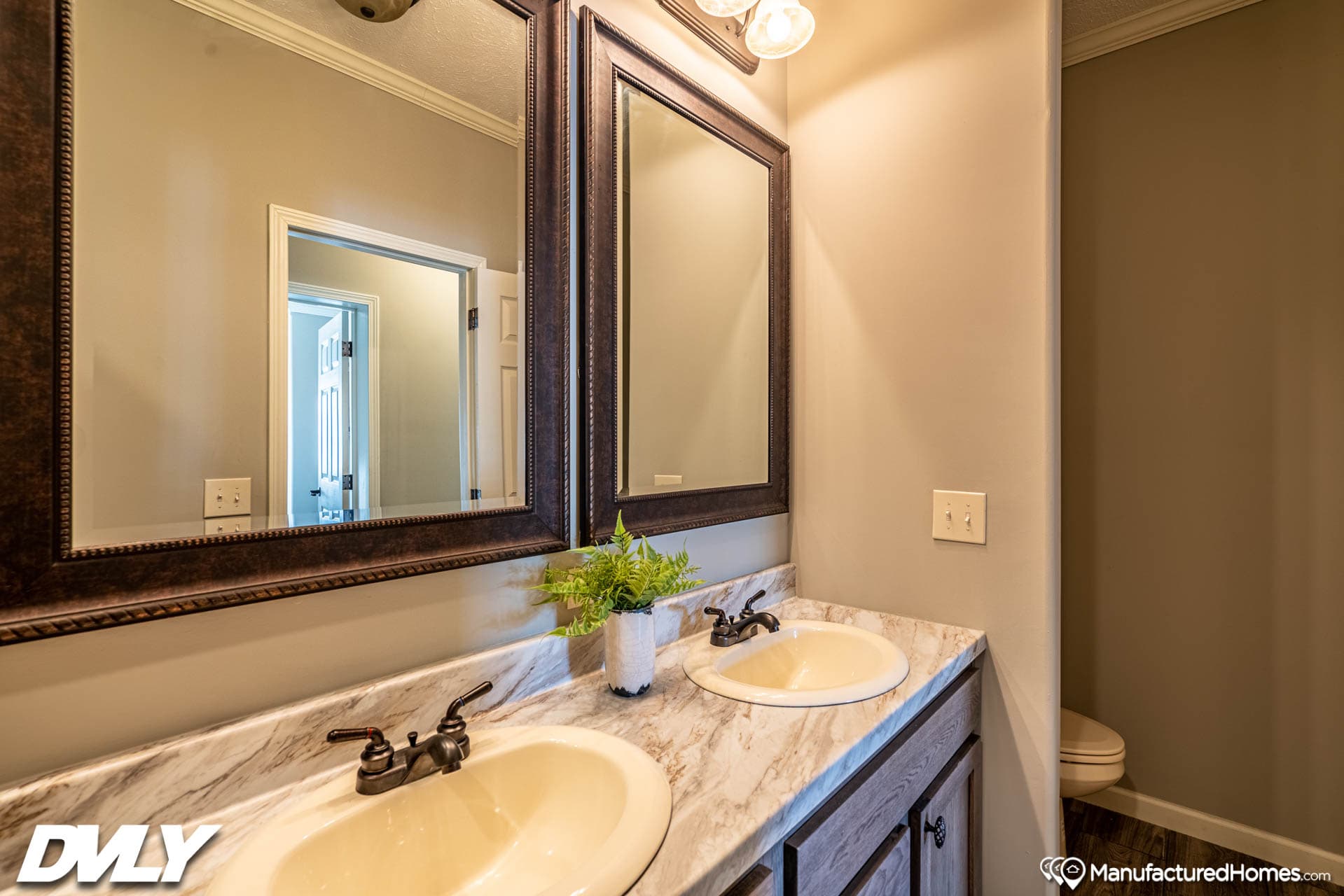 Briarritz bathroom home features