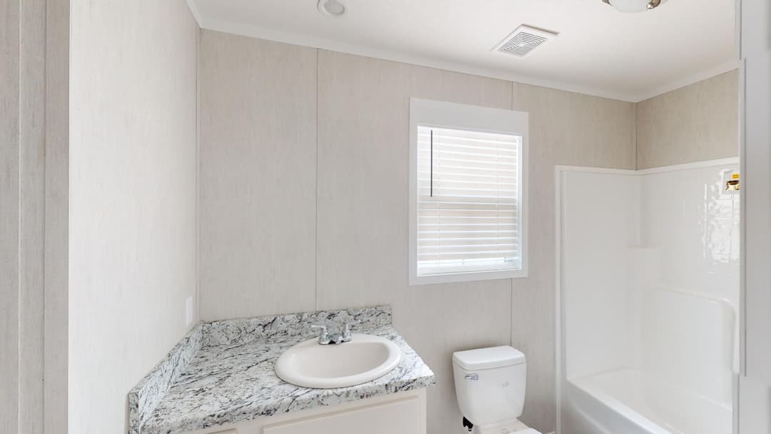 Arc1664-7005 bathroom home features