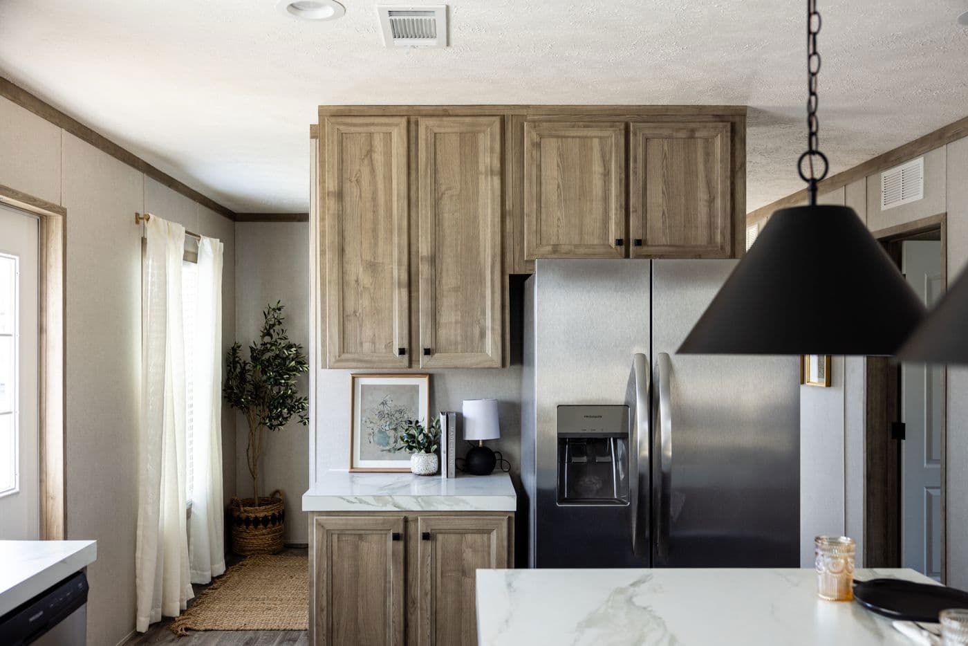 Sterling anniversary kitchen home features