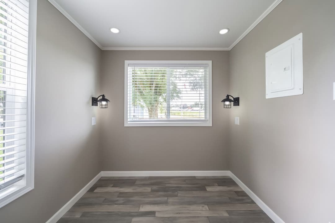 Eagle 11351g bedroom home features