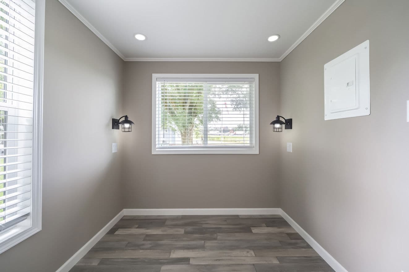 Eagle 11351g bedroom home features