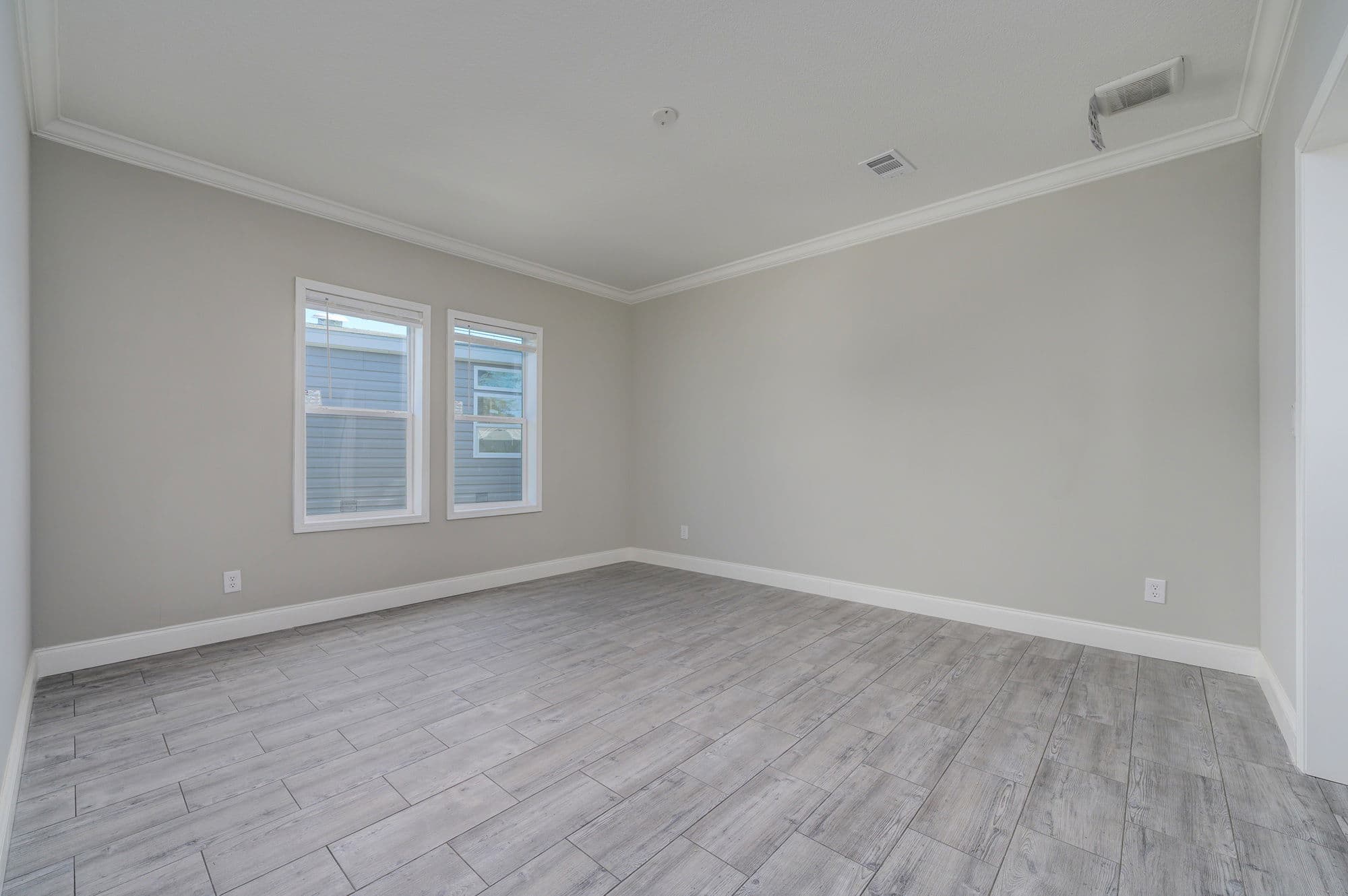 Loki bedroom home features