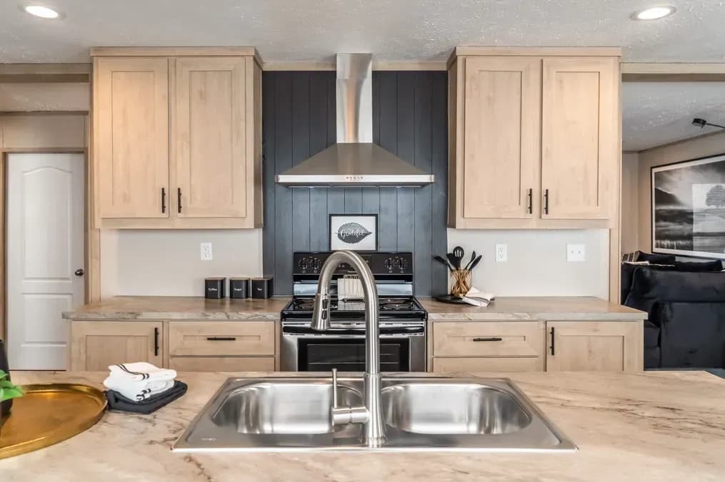 Rainier kitchen home features
