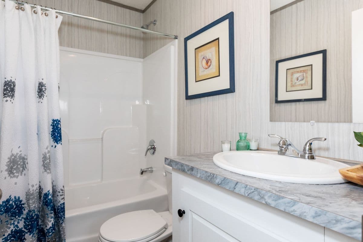Blazer 76 f bathroom home features