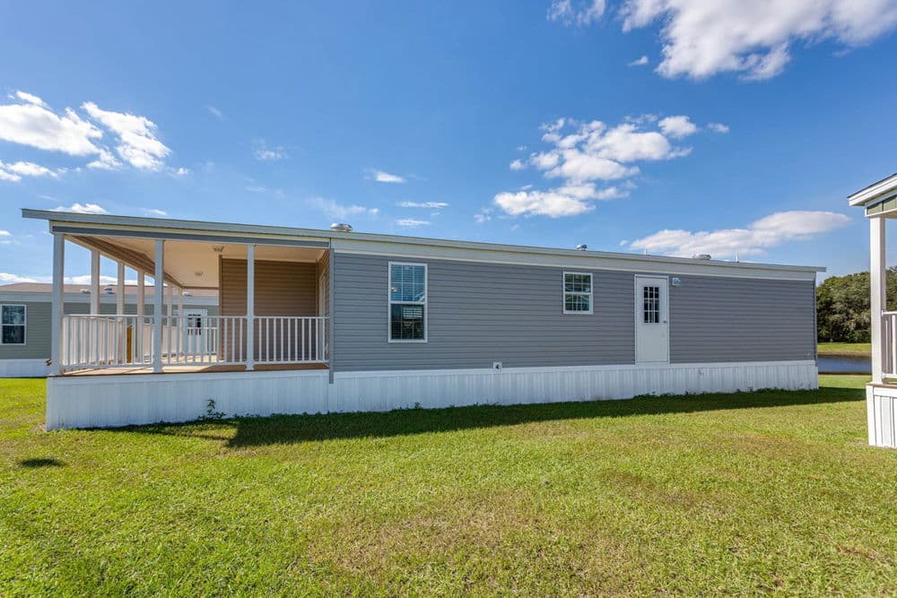 Mack exterior home features