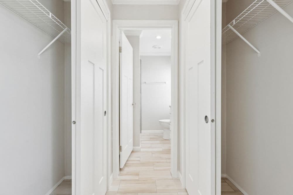 Bigbee interior home features