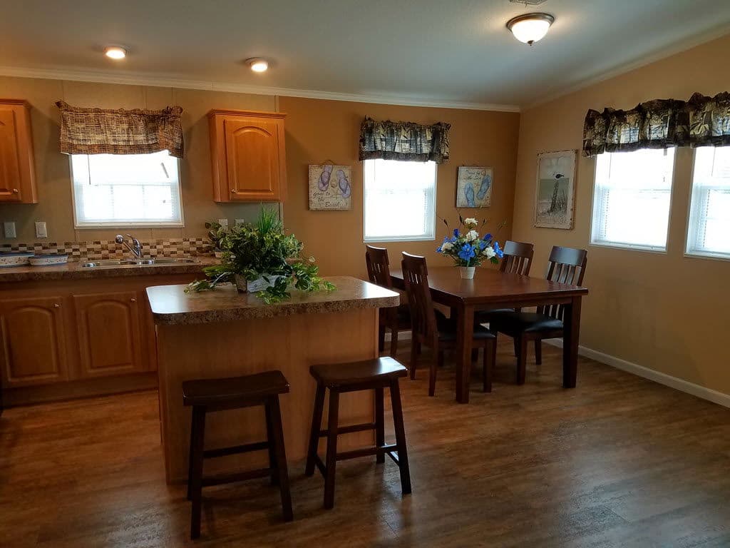 Kim 2848 kitchen home features