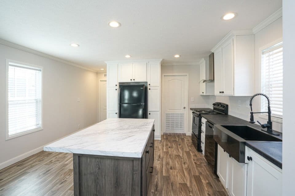 Velocity 16763l kitchen home features