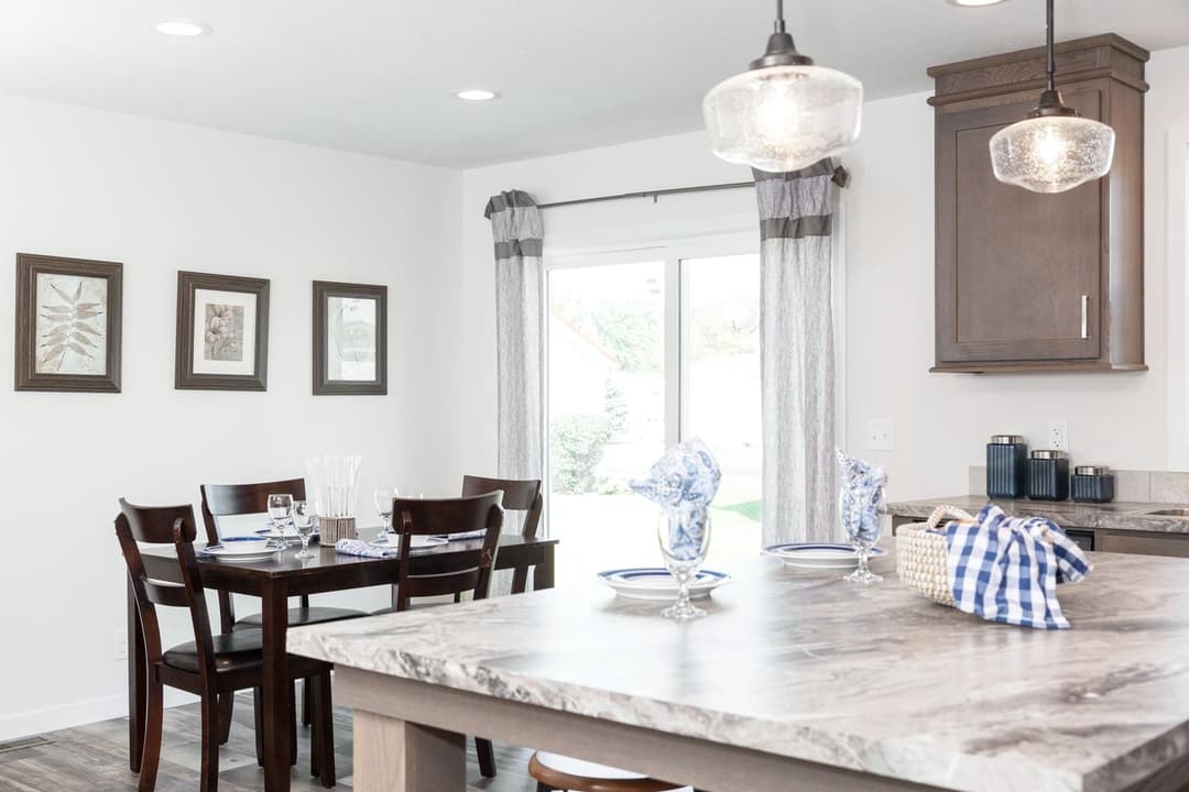 Somerset dr kitchen home features