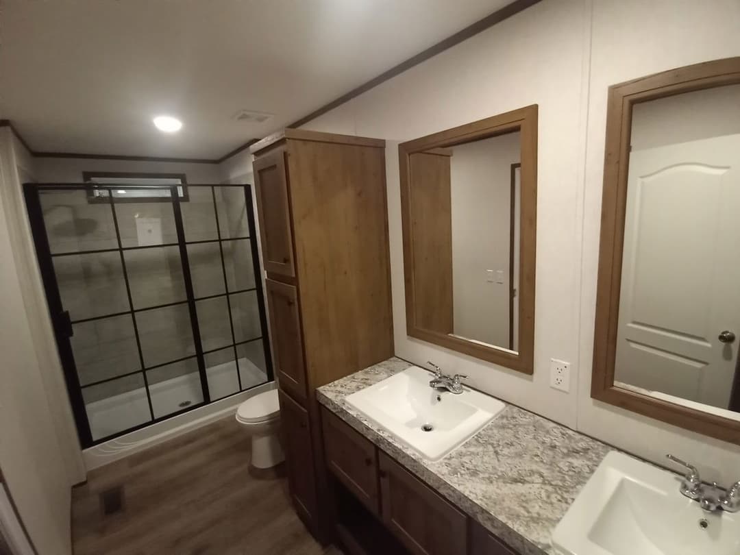 Ultra 16663u bathroom home features