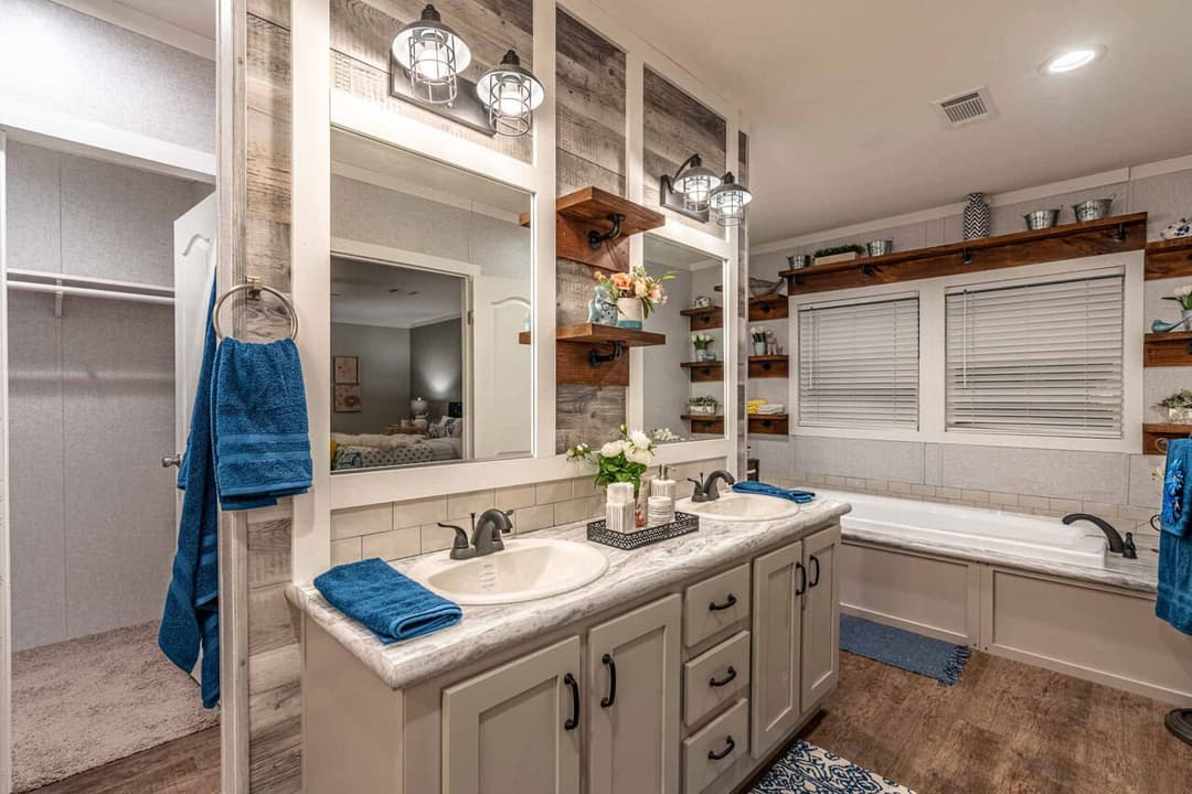 Magnum 32764m bathroom home features