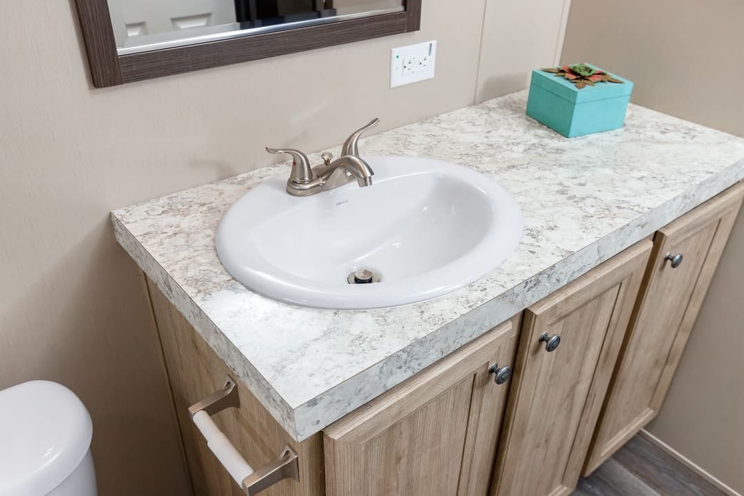 Pt 78 bathroom home features