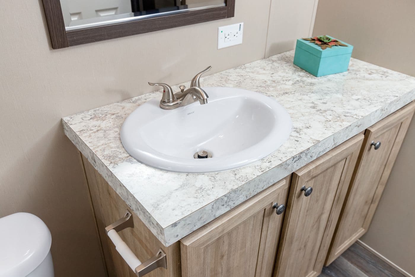 Pt 78 bathroom home features