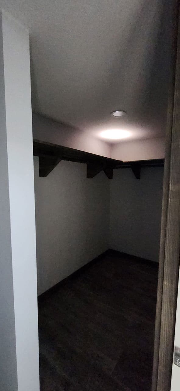 Cardinal interior home features