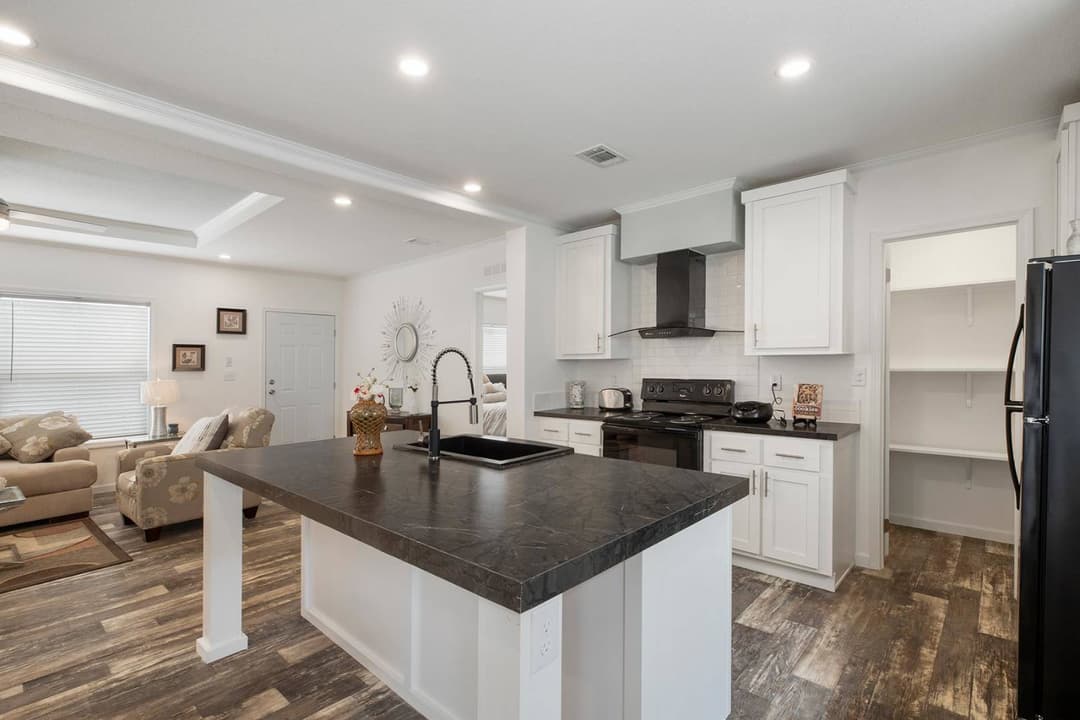 Titan extreme 2856n kitchen and hero home features