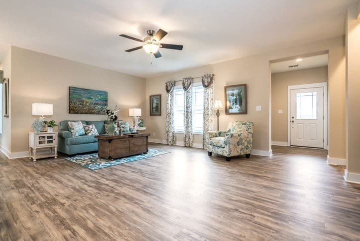 Oakmont 42623a interior home features