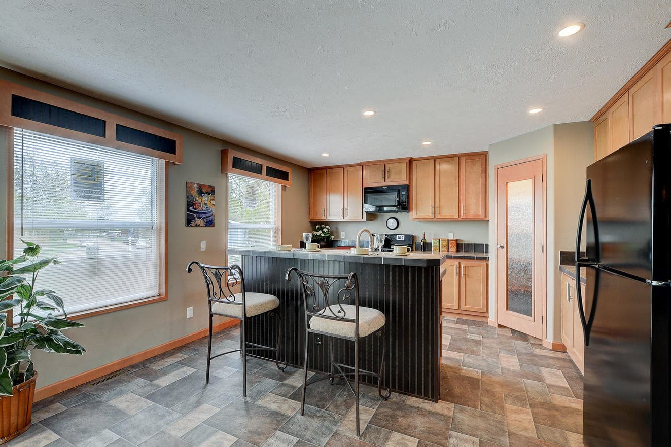 The danbury 184001 kitchen home features