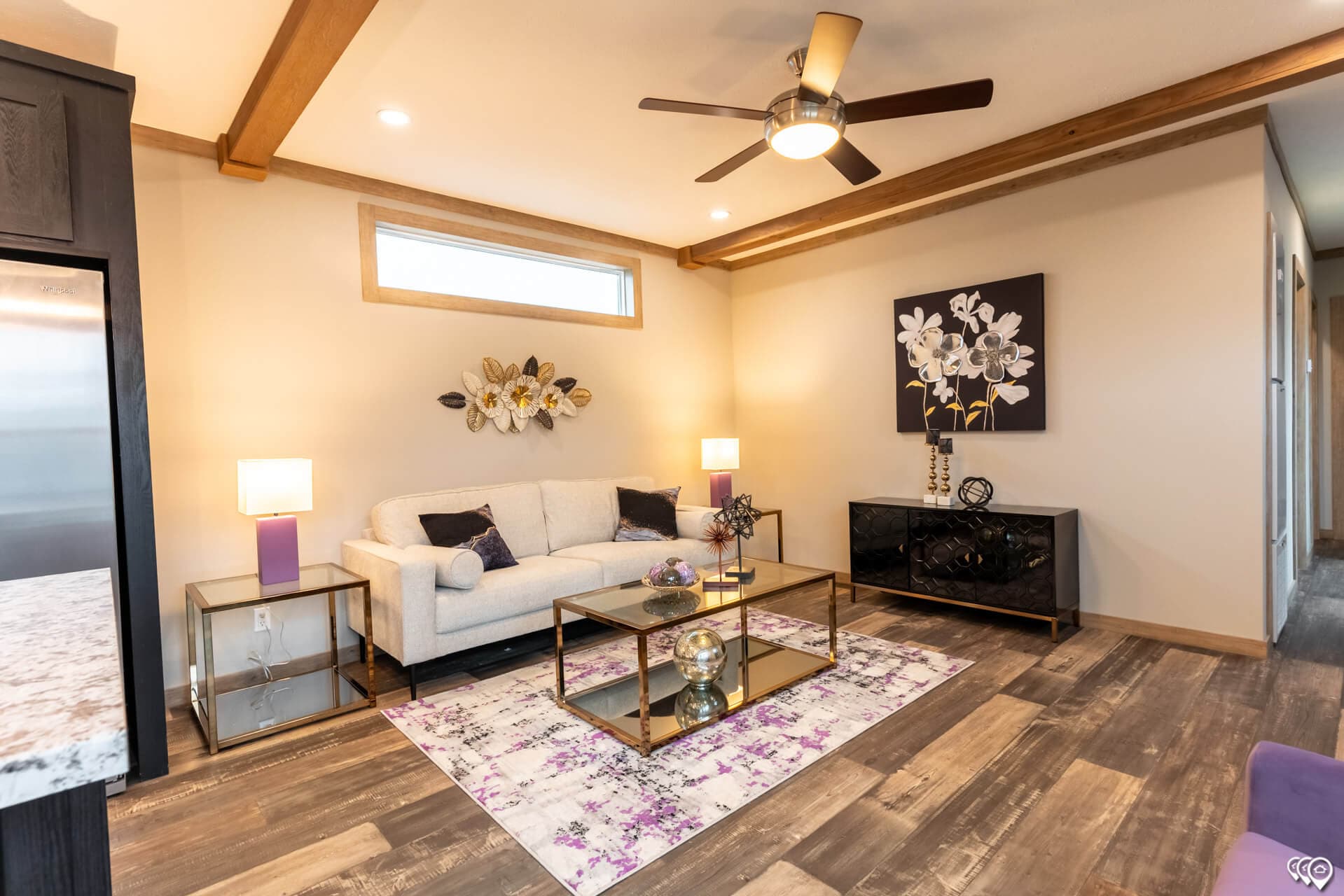 The canyon creek interior home features