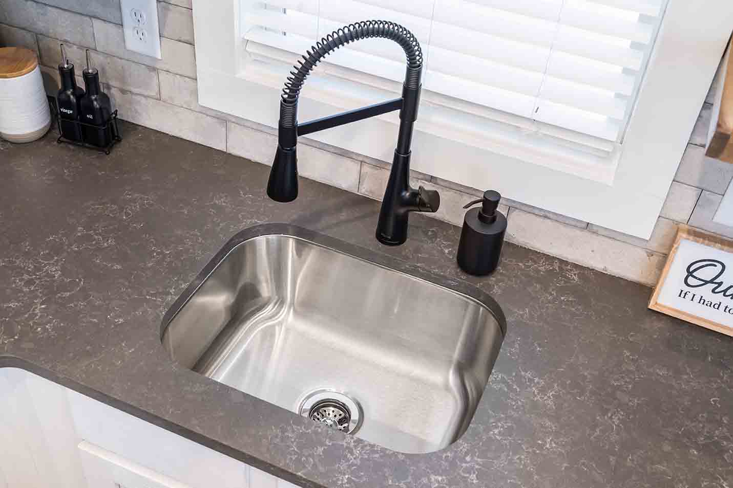 Cheaha kitchen home features
