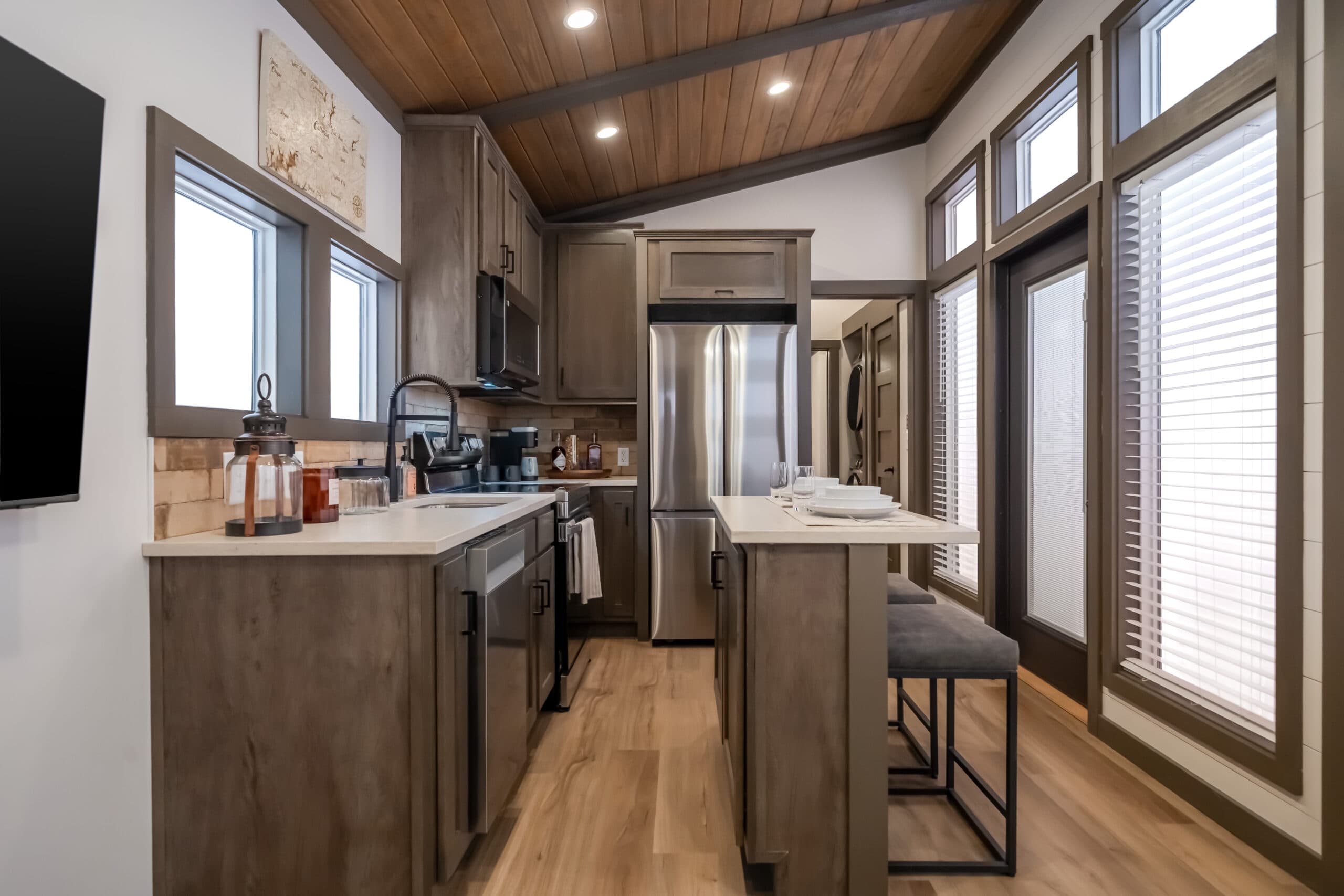 Skyway kitchen home features