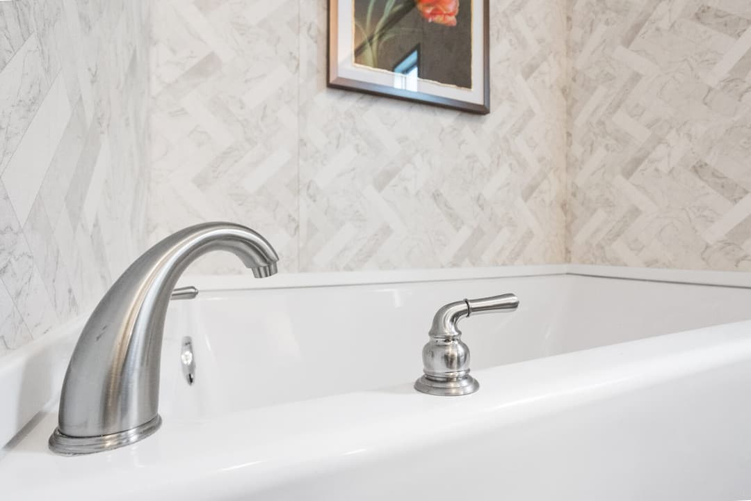 Classic c-3252-32d bathroom home features