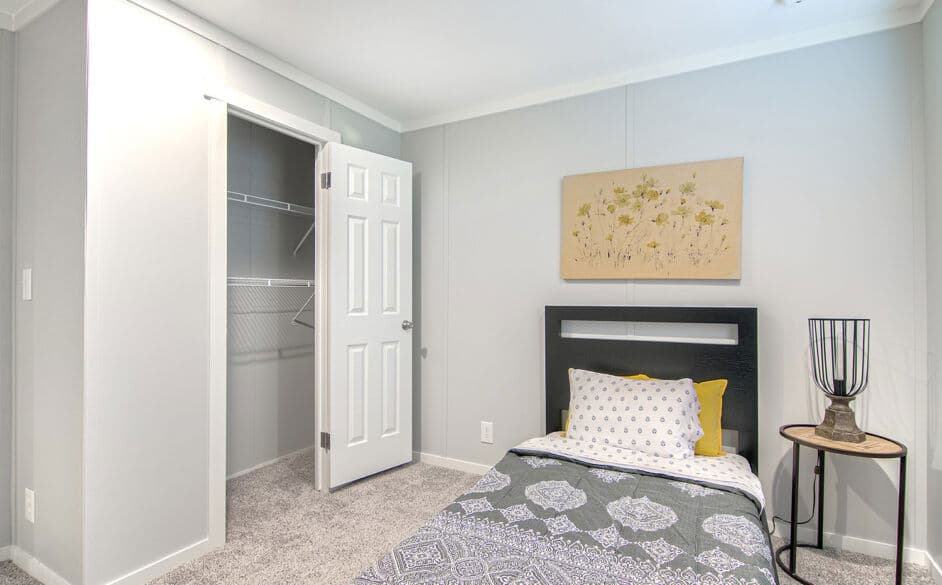 Trailblazer t76b bedroom home features