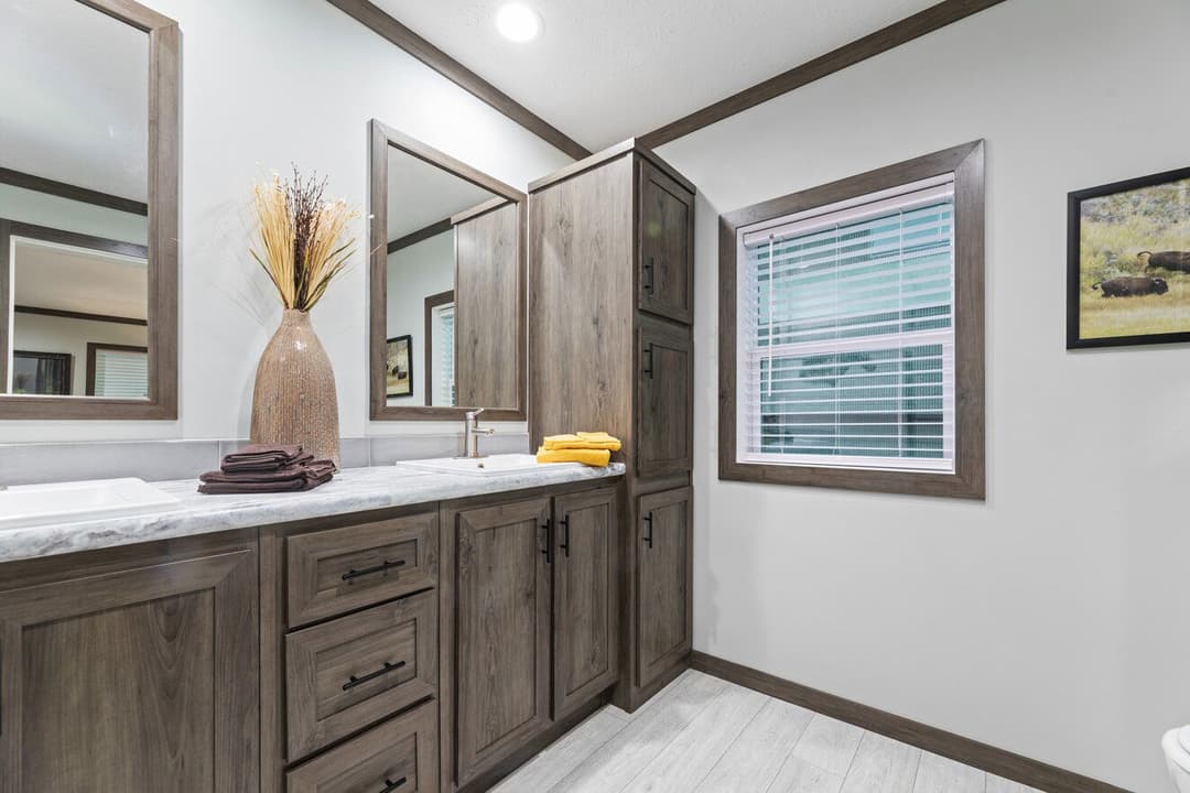 Elevation 32523d bathroom home features