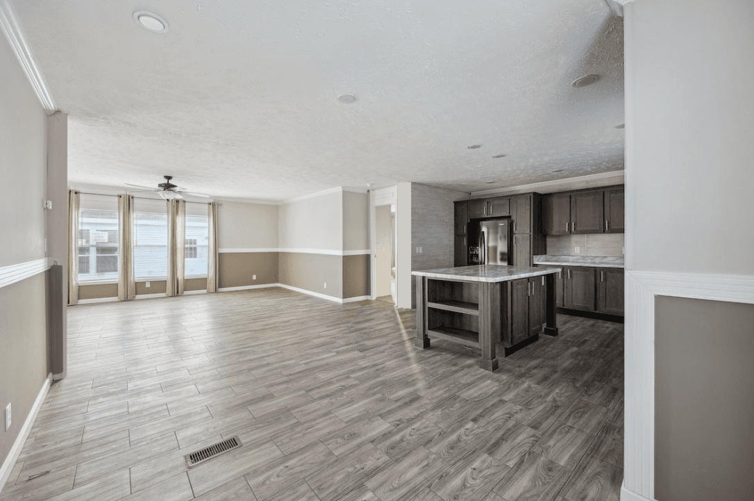 Md-52-32 interior home features