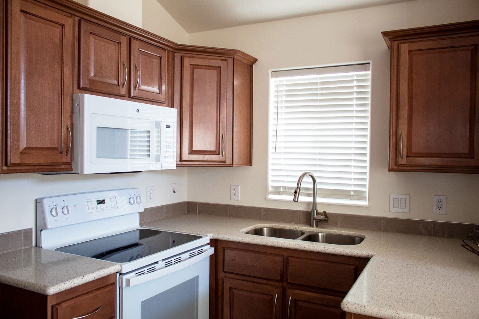 Sedona sn11351g kitchen home features