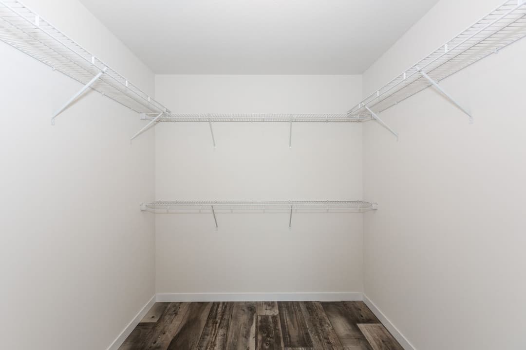 Somerset dr bedroom home features