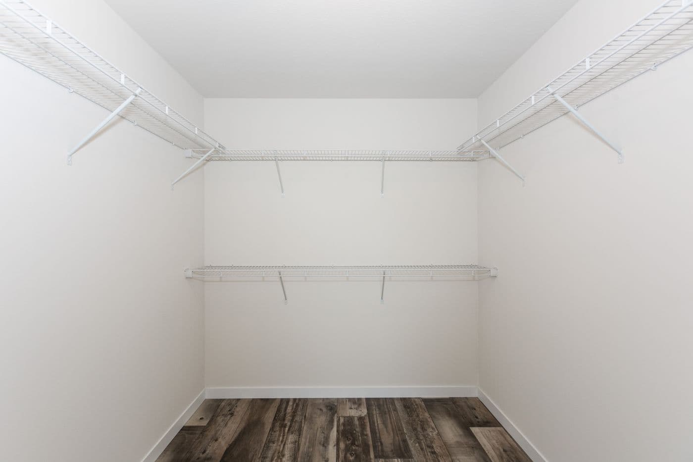 Somerset dr bedroom home features