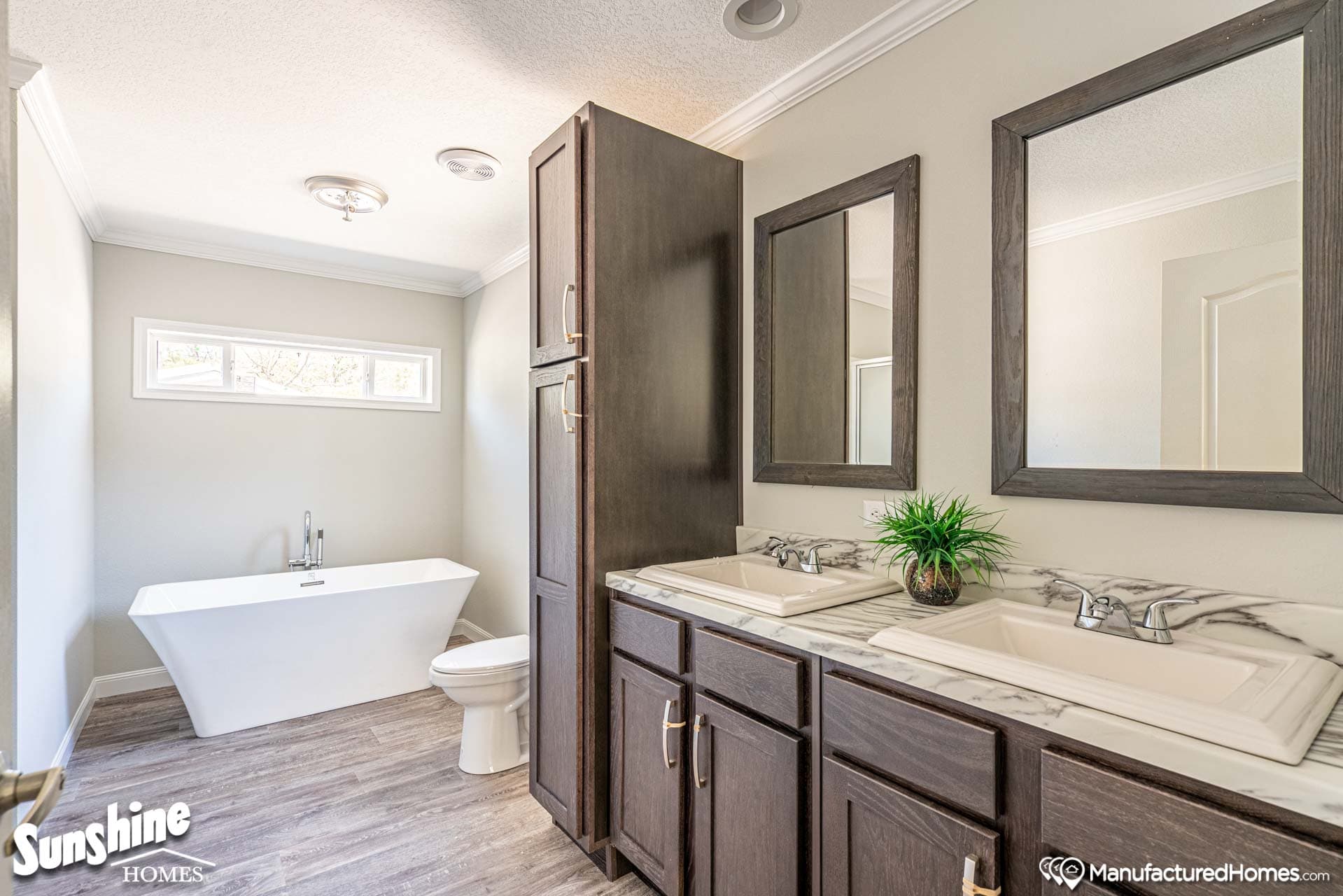 Pri3252-2001 v2 bathroom home features