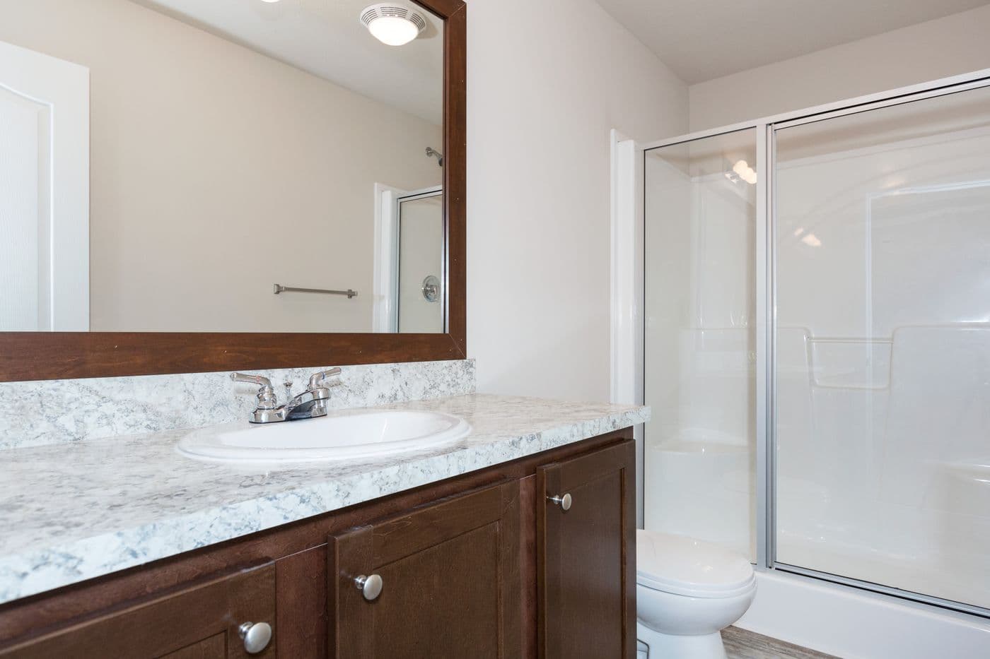 Center st bathroom home features