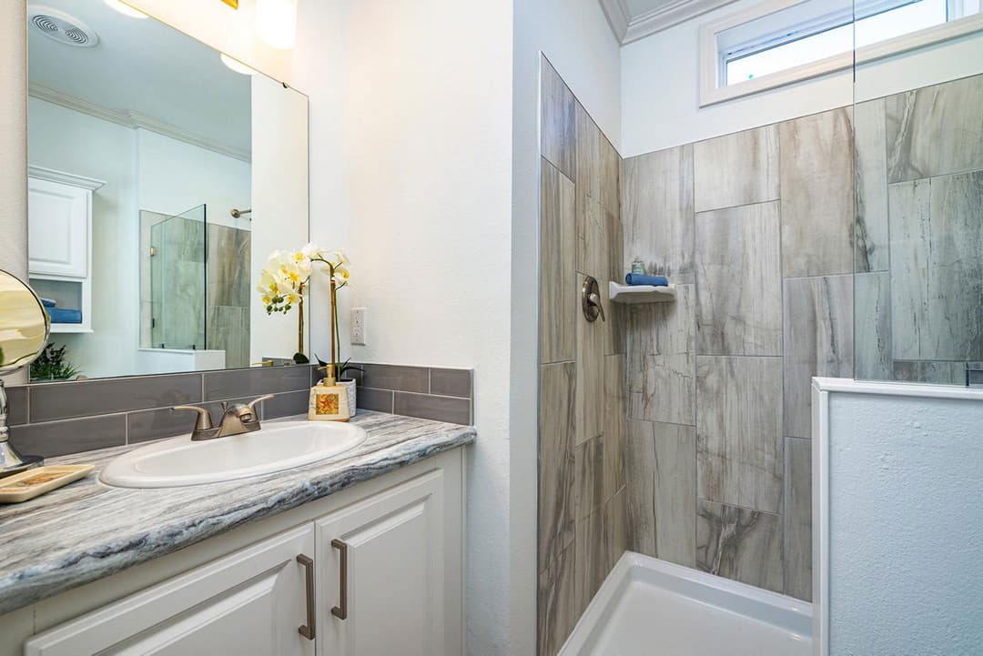 Palm bay 2641b bathroom home features